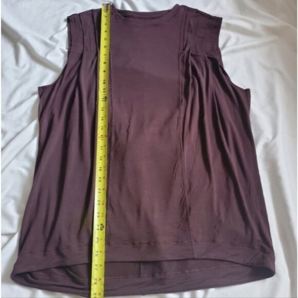 Lululemon Pleated Active Wear Sleeveless top size 10 - Picture 7 of 10